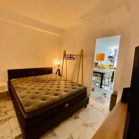And Work In Kolonaki Apartment Athens